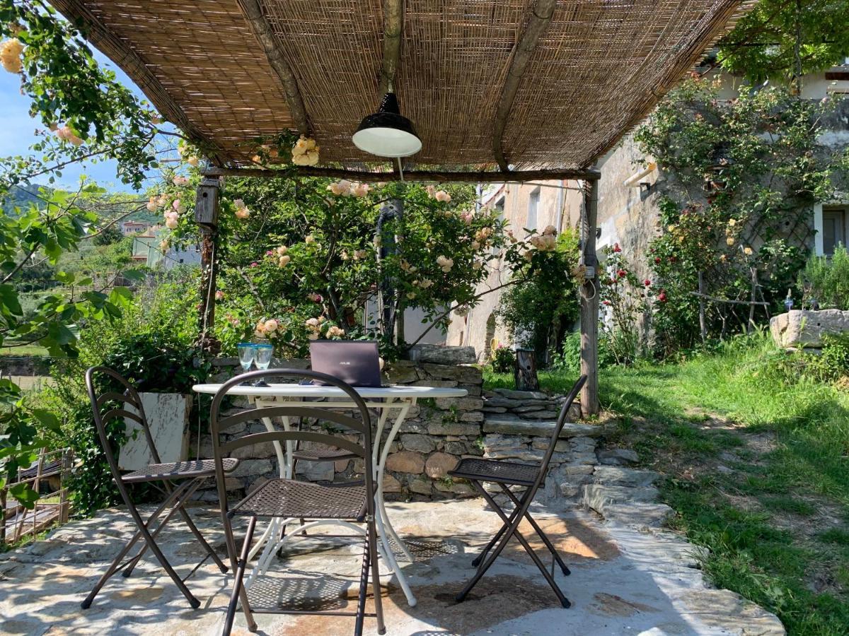 Antica Casa Del Canto Iara - Private Parking Calice Ligure 外观 照片
