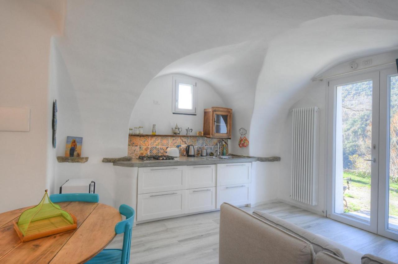 Antica Casa Del Canto Iara - Private Parking Calice Ligure 外观 照片